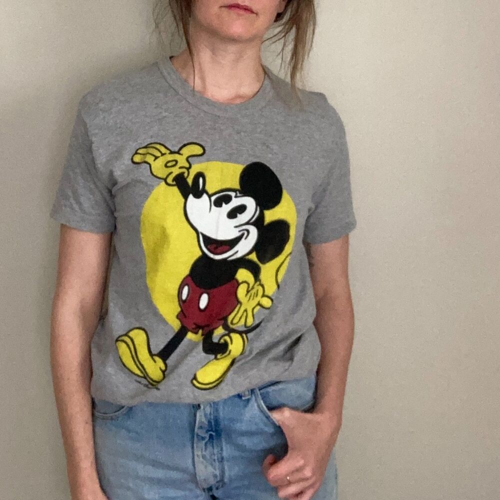 True VTG Disney Mickey Mouse 90s tshirt. Paper thin single stitch. Size small.